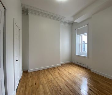 265 Charlotte Suite 1 - Photo 5
