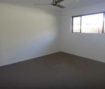 Great Family Home in Sought-After Coomera Grand Estate - Photo 6