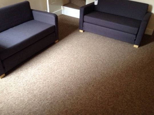 Modern 4 Bedroom property - Photo 1