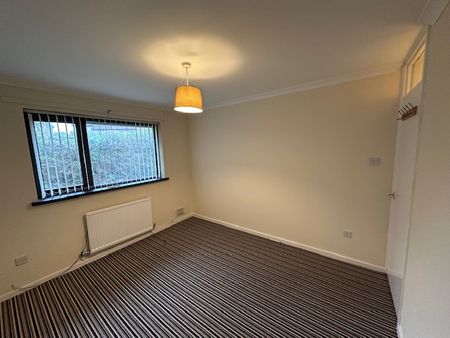 Lon Enfys, Trallwn, Llansamlet, Swansea, SA7 9XQ - Photo 2