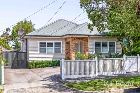 A Regent Lifestyle of Immediate Quality! - Photo 4
