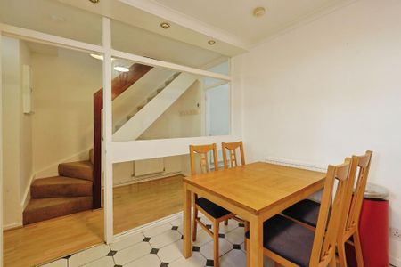 4 bedroom maisonette to rent - Photo 2