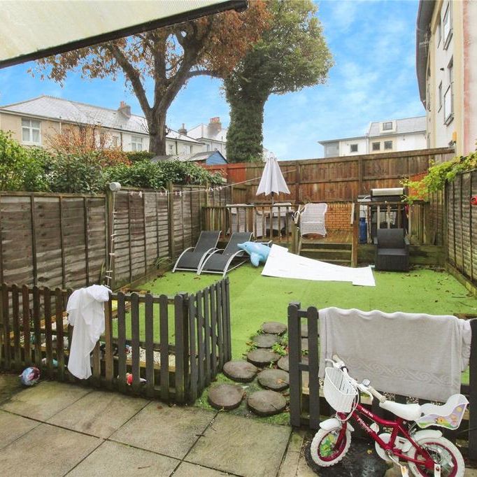 6 bedroom terraced house to rent - Photo 1