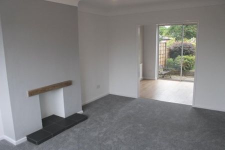 3 bedroom semi-detached house to rent - Photo 2