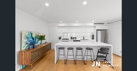 Effortless Port Melbourne Living in a Stylish Three-Bedroom Home - Photo 5