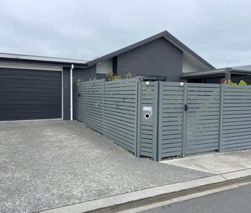 Fully Furnished Sanctuary in Havelock North! - Photo 1