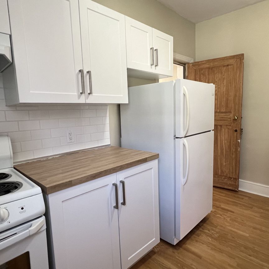 For Lease - 10 OXFORD Street Unit# 1, West Centre Town, Ontario - Photo 1