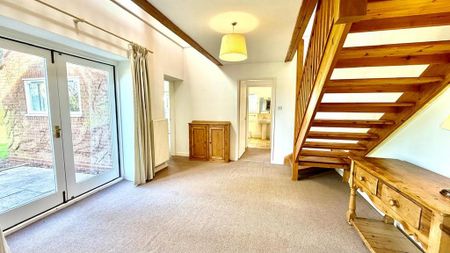 2 bedroom cottage to rent - Photo 2