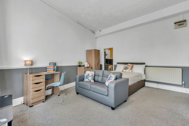 223 HYDE PARK ROAD Leeds - LS6 1AH - Photo 1