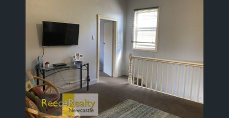 Small house in the heart of the city - Photo 4