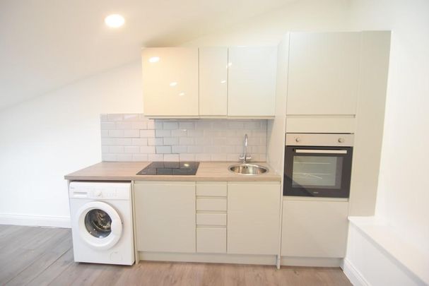 Studio to rent - Photo 1