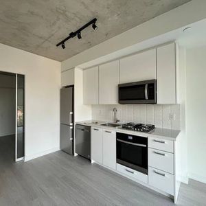 THE BREAD COMPANY: Brand New 1 Bedroom+Den Condo For Rent Toronto - Photo 2