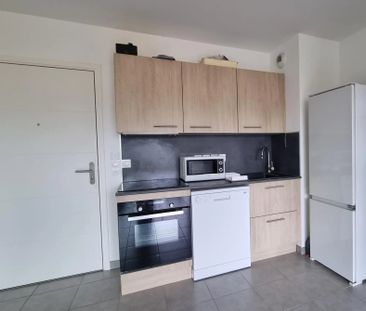 Location Appartement 2 pièces 39m² ST LAURENT DU VAR 06700 - Photo 6