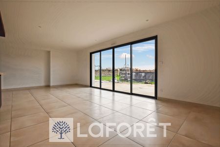 Maison T4 Saint-André-de-Lidon à louer - Photo 2