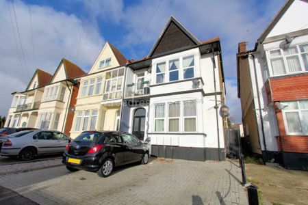 Genesta Road, Westcliff On Sea, Essex - Photo 2