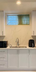 For Lease - 325 Wilfred Avenue, Toronto, Ontario - Photo 3