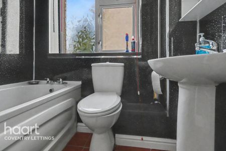 2 bedroom semi-detached house to rent - Photo 5