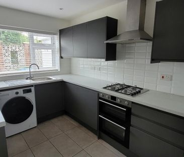 3 bedroom terraced house to rent - Photo 6