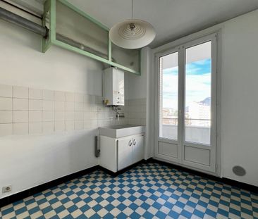 Location Appartement 4 pièces 68m² GRENOBLE 38000 - Photo 2