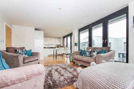 Robinson Bank, Geoffrey Watling Way, Norwich - Photo 5