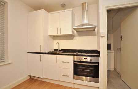 Studio to rent - Photo 2