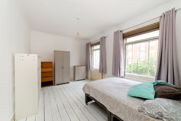🏡 Modern Flat with Balcony in London Fields 🏡 Room 4 - Photo 1