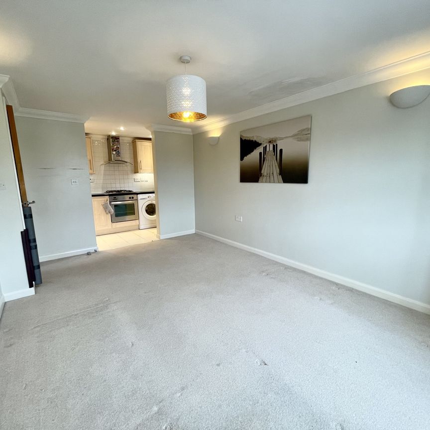 Southwood Avenue, BH6 3QB, Bournemouth - Photo 1