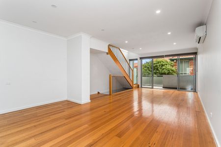 Live the Yarraville Lifestyle: Modern Townhouse in Central Location - Photo 4