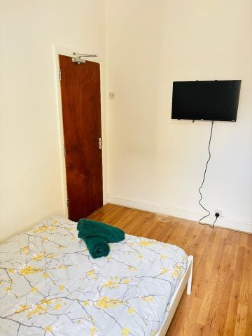 Room in a Shared House, Mossford Street, E3 - Photo 4