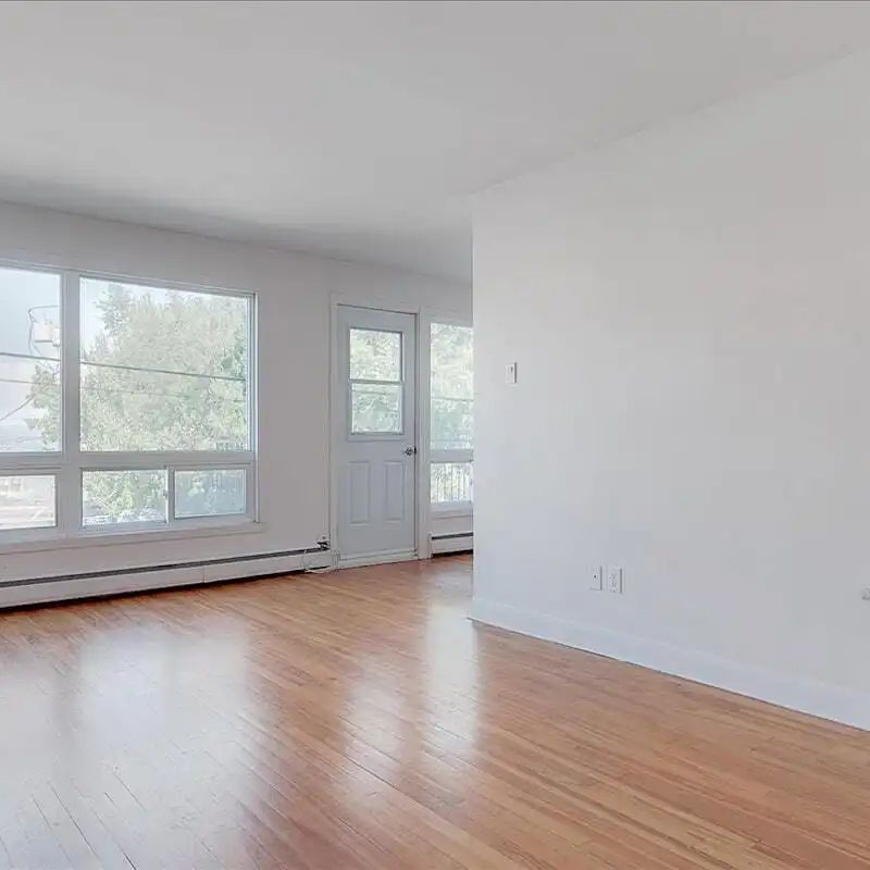 Le Fontainebleau Apartments — 1 Bedroom available at 2415 Chemin Sainte-Foy, Quebec City - Photo 1