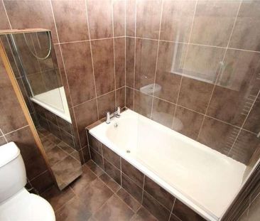 Douglas Road, Hornchurch, Essex, RM11 - Photo 3