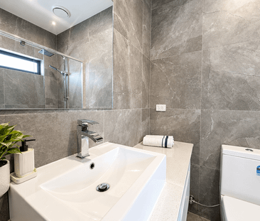 Private Ensuite Room - All utilities Included I $375/week - Photo 2