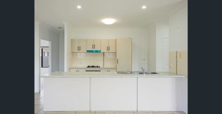 Spacious and low-maintenance family home - Photo 3