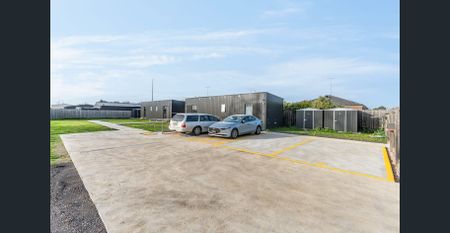 STUDIO – ALL BILLS INCLUDED - Photo 4