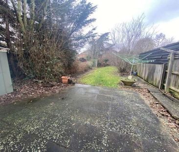 Large Room With Private Shower Room, PE1 - Photo 2