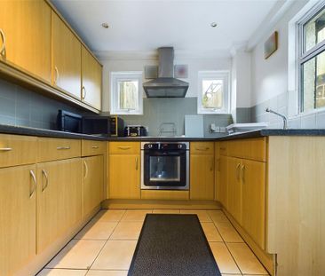 4 bedroom terraced house to rent - Photo 5