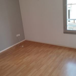 Location Appartement 2 pièces 46m² ANGERS 49100 - Photo 2