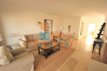 Piso de alquiler en San Pedro de Alcántara, Guadalmina | 2.000 €, 170 m² - Photo 4