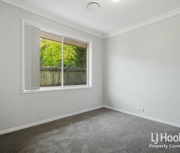 SPACIOUS 4-BEDROOM HOME WITH RENOVATED INTERIORS - Photo 4