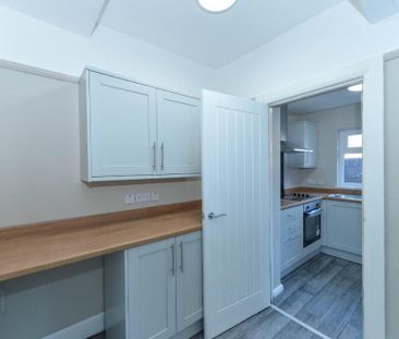 14 Strandburn Drive, Belfast, BT4 1NA - Photo 3