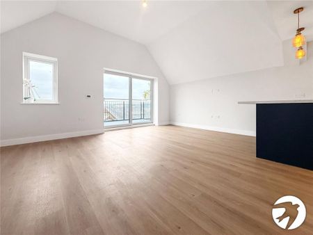 2 bedroom flat to rent - Photo 3