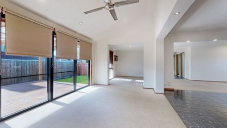 38 Strathavan Drive Berwick VIC - Photo 5