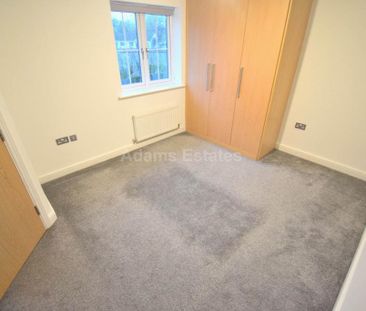 4 bedroom link detached house to rent - Photo 4