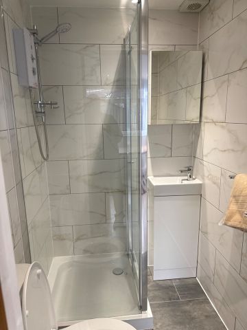 Bedsit, Manley Road, M21 - Photo 2