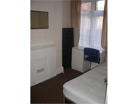 4 bedroom house to rent - Photo 3