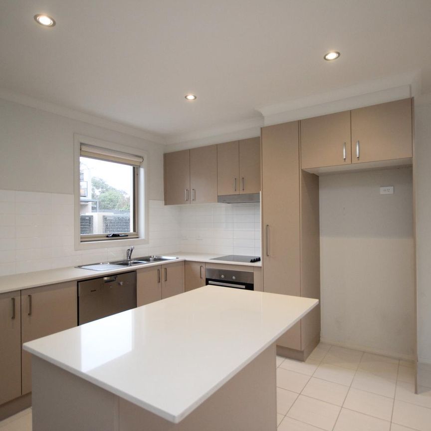 3/9 Maria Place, Lyons ACT 2606 - House For Rent | Domain - Photo 1