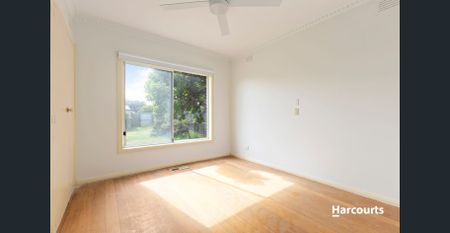 Ideally located 2 bedroom home in Leopold! - Photo 4