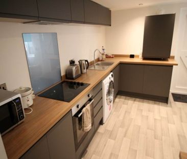 Silver Royd Hill (room 1), Armley, Leeds - Photo 6