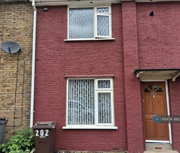 3 bedroom terraced house to rent - Photo 6