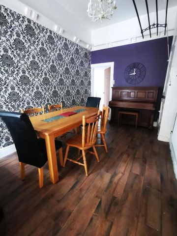 2 bedroom flat to rent - Photo 3